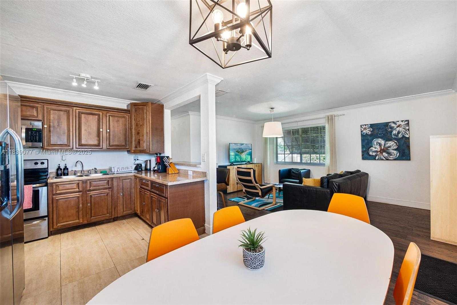 Small Image of 234 NORTH WEST 47TH ST, Miami Number 4