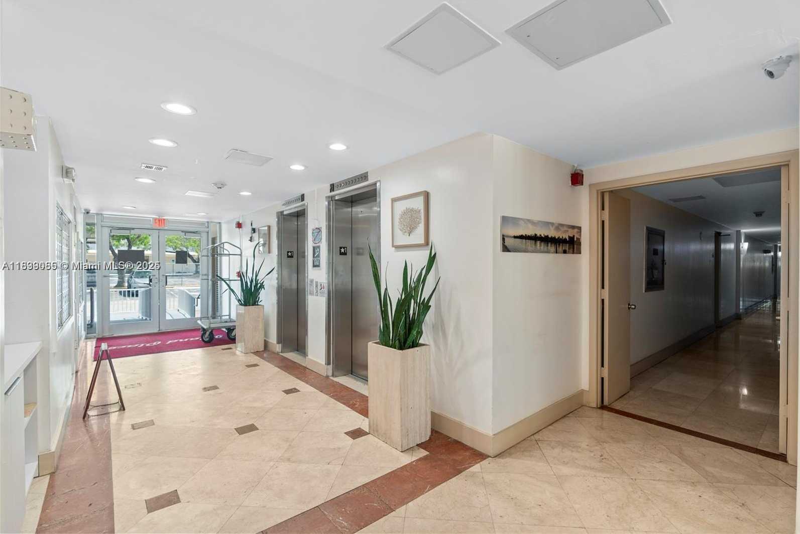 Small Image of 1455 NORTH TREASURE DR #3R, North Bay Village Number 15
