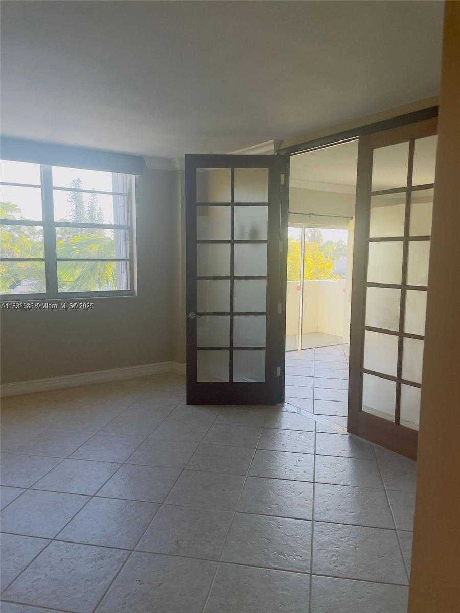 Small Image of 1455 NORTH TREASURE DR #3R, North Bay Village Number 17