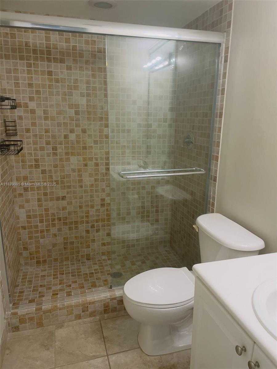 Small Image of 1455 NORTH TREASURE DR #3R, North Bay Village Number 18
