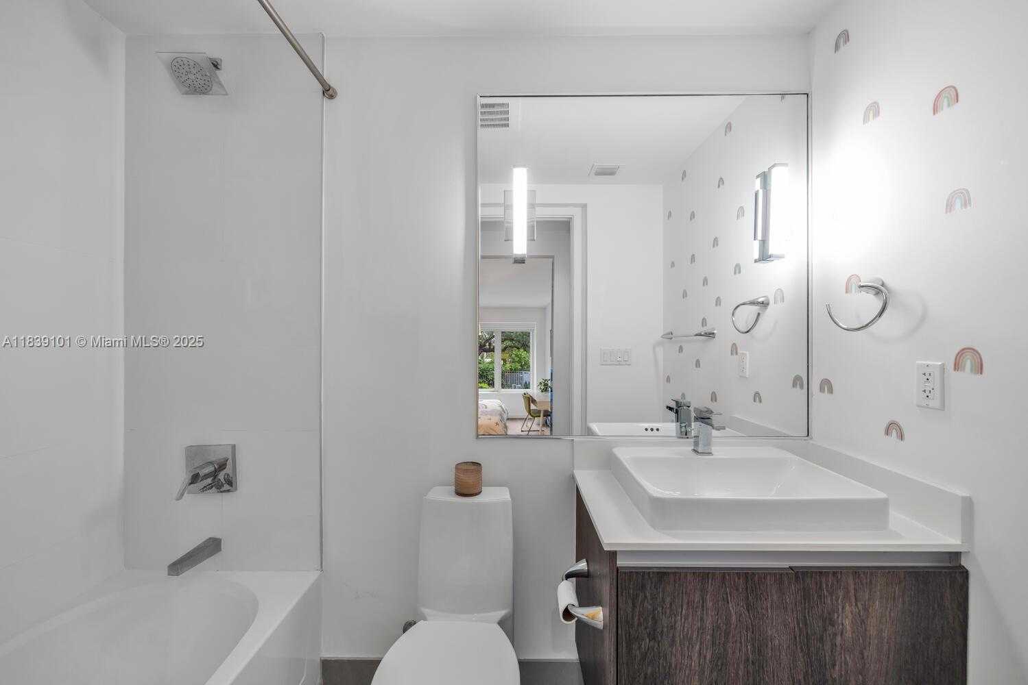 Small Image of 455 NORTH EAST 39TH ST #103, Miami Number 13