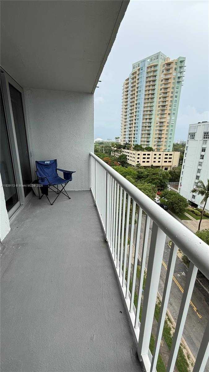Small Image of 150 SOUTH EAST 25TH RD #10E, Miami Number 4