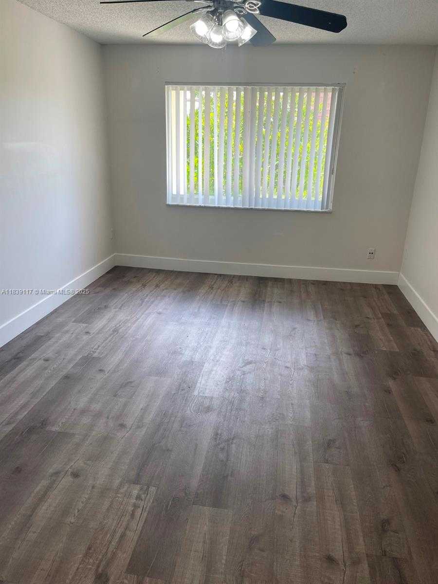 Small Image of 7865 CAMINO REAL #L-420, Miami Number 8