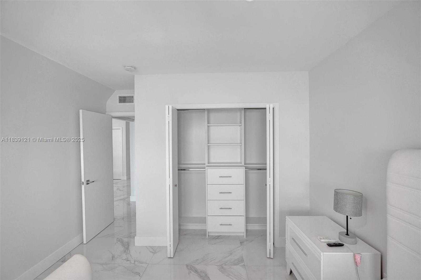 Small Image of 400 KINGS POINT DR #616, Sunny Isles Beach Number 13