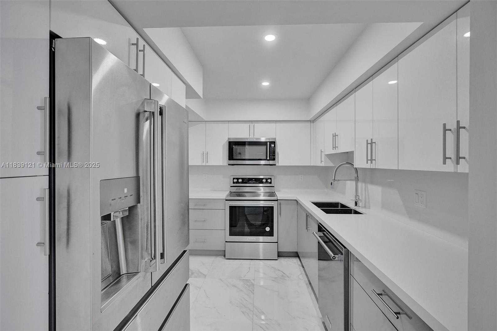 Small Image of 400 KINGS POINT DR #616, Sunny Isles Beach Number 2