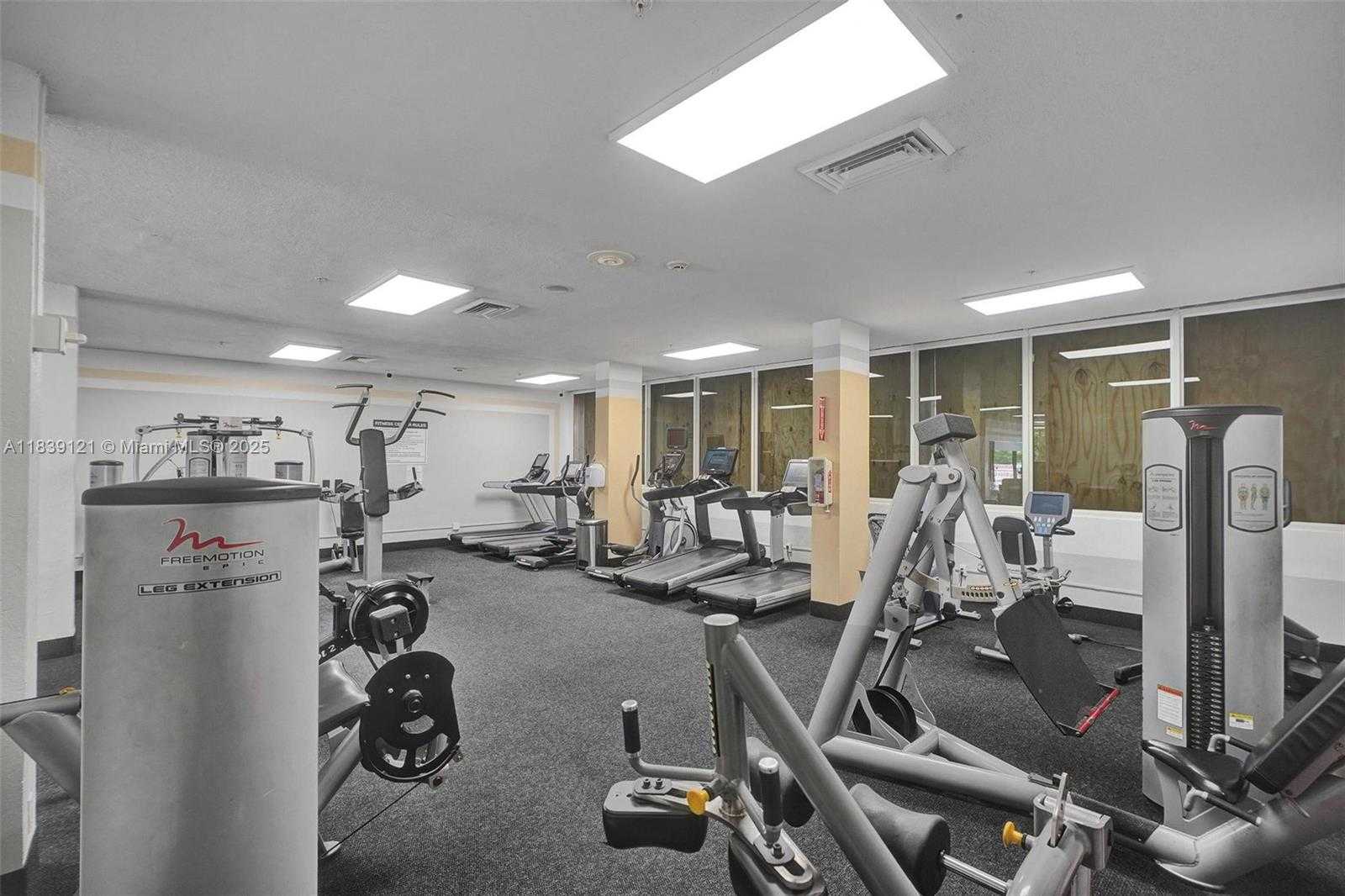 Small Image of 400 KINGS POINT DR #616, Sunny Isles Beach Number 26