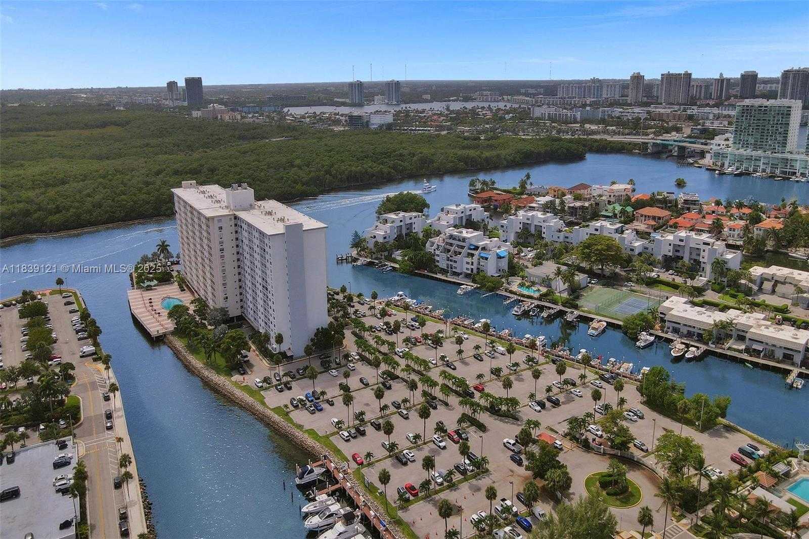Small Image of 400 KINGS POINT DR #616, Sunny Isles Beach Number 29
