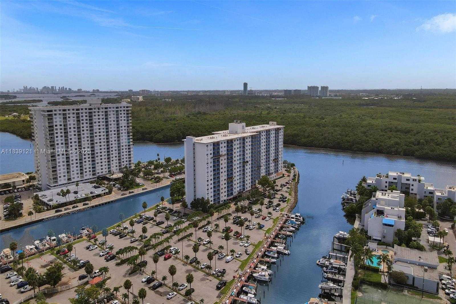 Small Image of 400 KINGS POINT DR #616, Sunny Isles Beach Number 30
