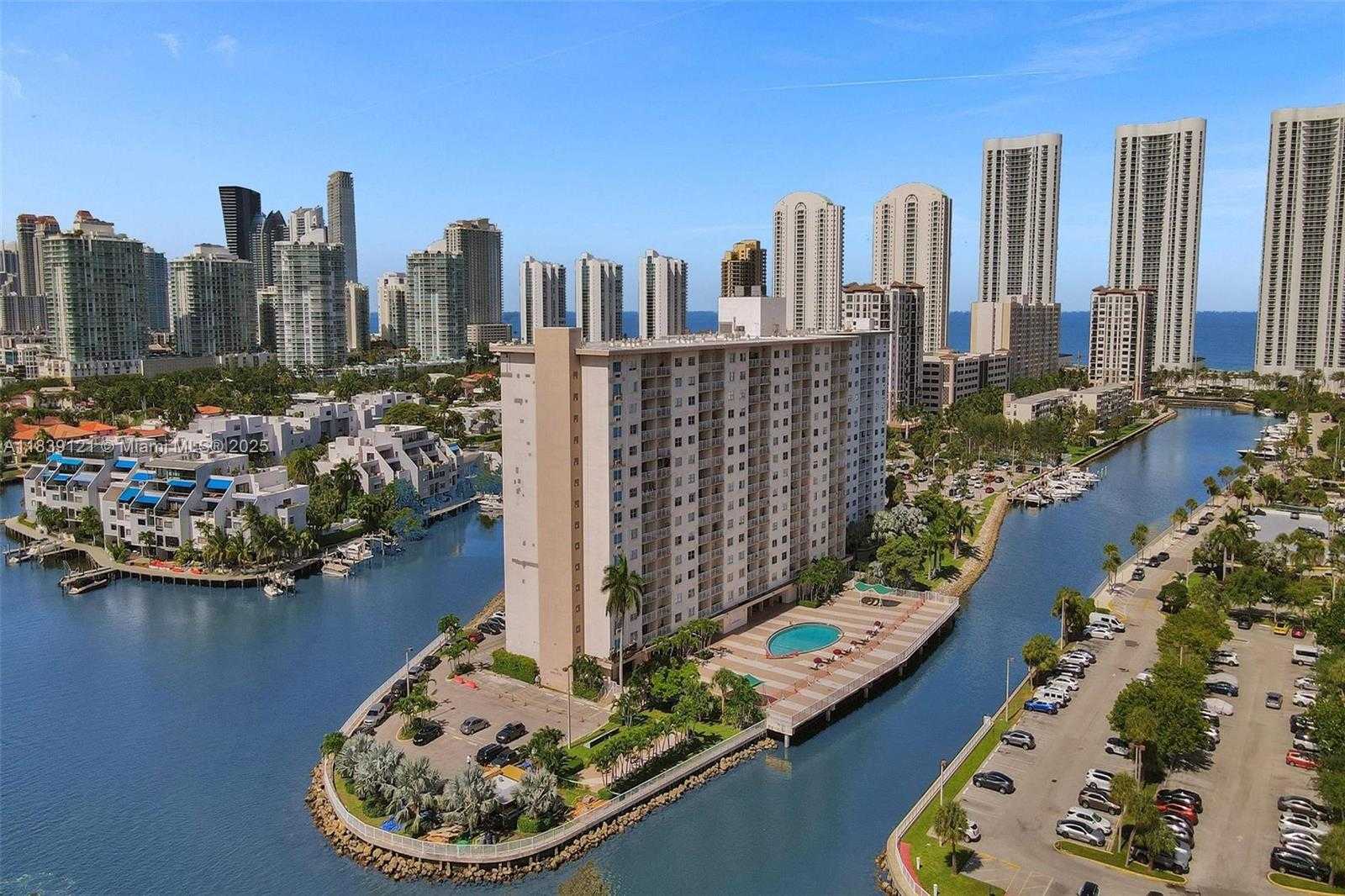 Small Image of 400 KINGS POINT DR #616, Sunny Isles Beach Number 31