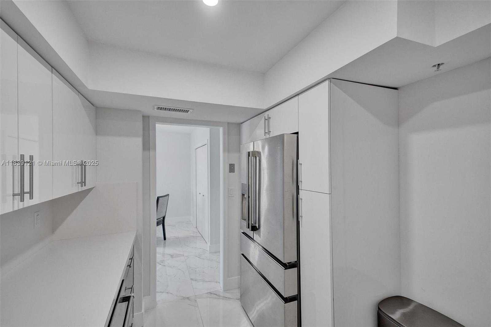 Small Image of 400 KINGS POINT DR #616, Sunny Isles Beach Number 4