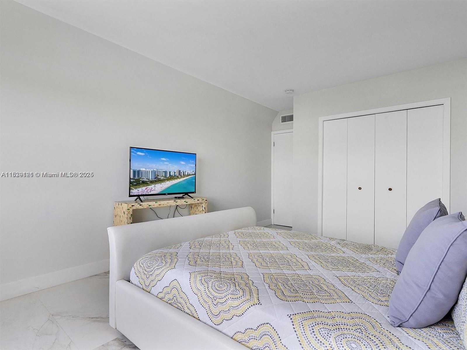 Small Image of 400 KINGS POINT DR #616, Sunny Isles Beach Number 9