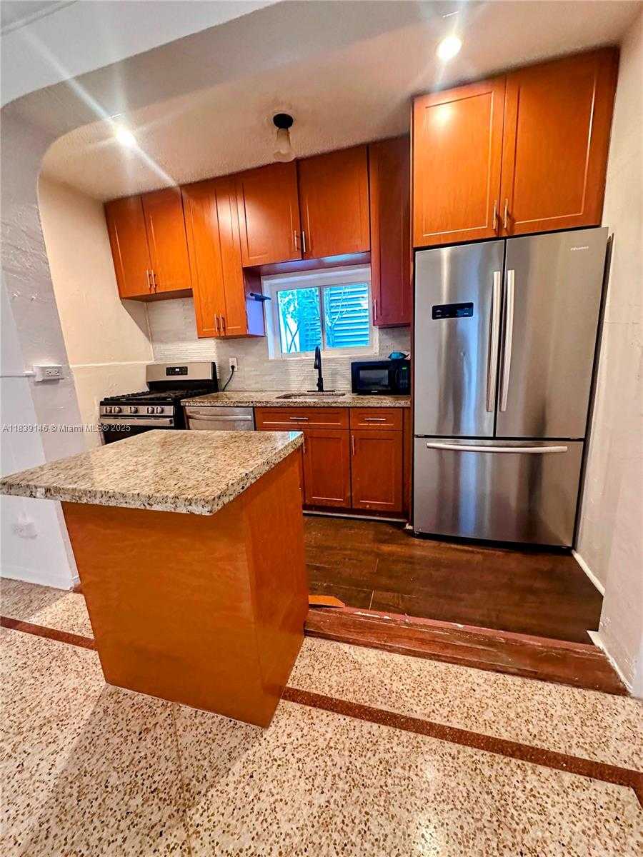 Small Image of 9065 HARDING AVE #D2, Surfside Number 4