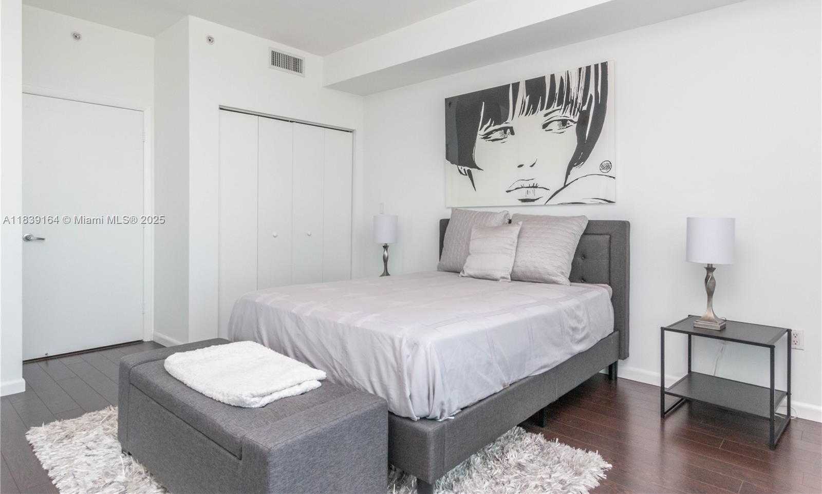 Small Image of 90 SOUTH WEST 3RD ST #2905, Miami Number 10