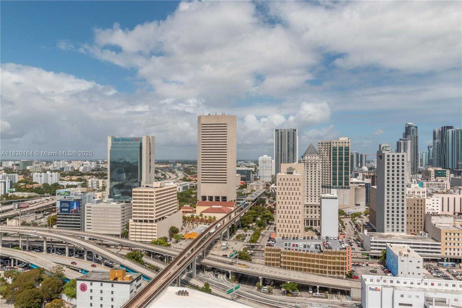 Small Image of 90 SOUTH WEST 3RD ST #2905, Miami Number 17