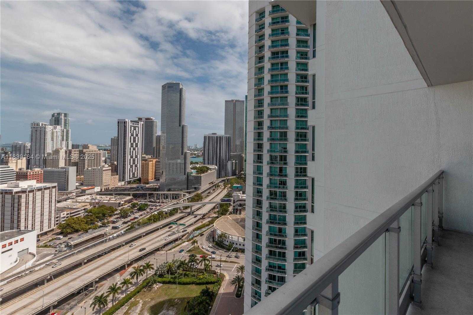 Small Image of 90 SOUTH WEST 3RD ST #2905, Miami Number 18