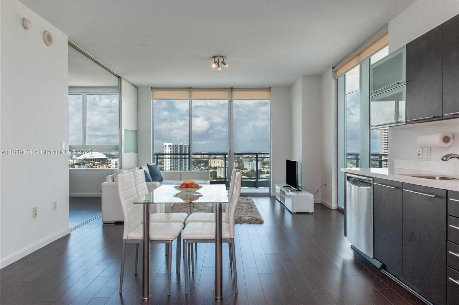 Small Image of 90 SOUTH WEST 3RD ST #2905, Miami Number 2