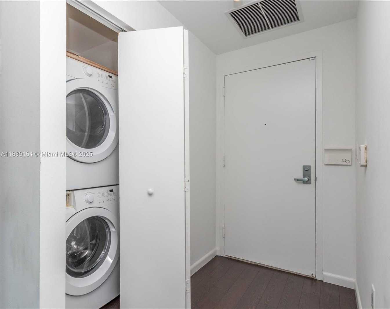 Small Image of 90 SOUTH WEST 3RD ST #2905, Miami Number 20