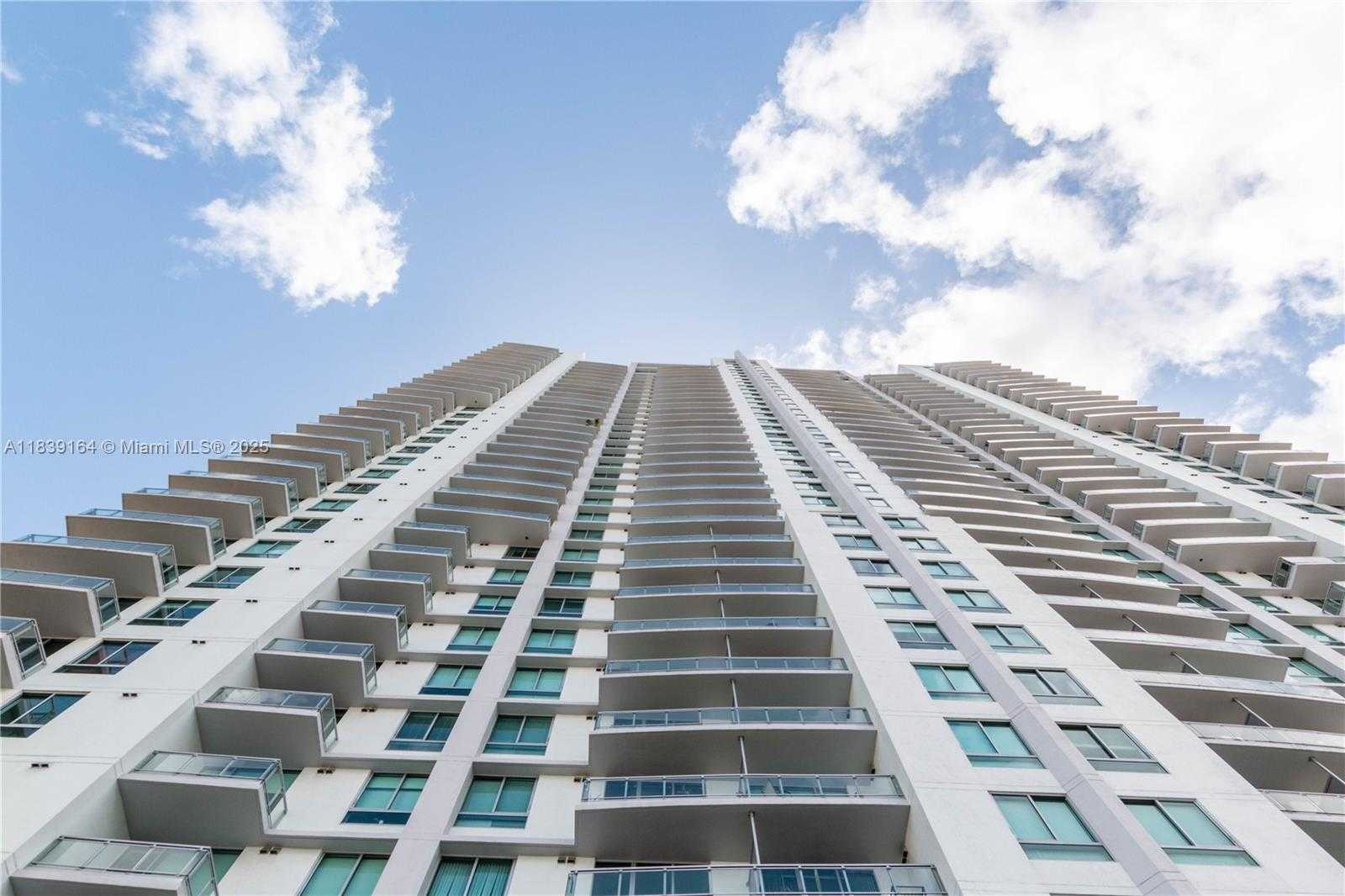 Small Image of 90 SOUTH WEST 3RD ST #2905, Miami Number 23