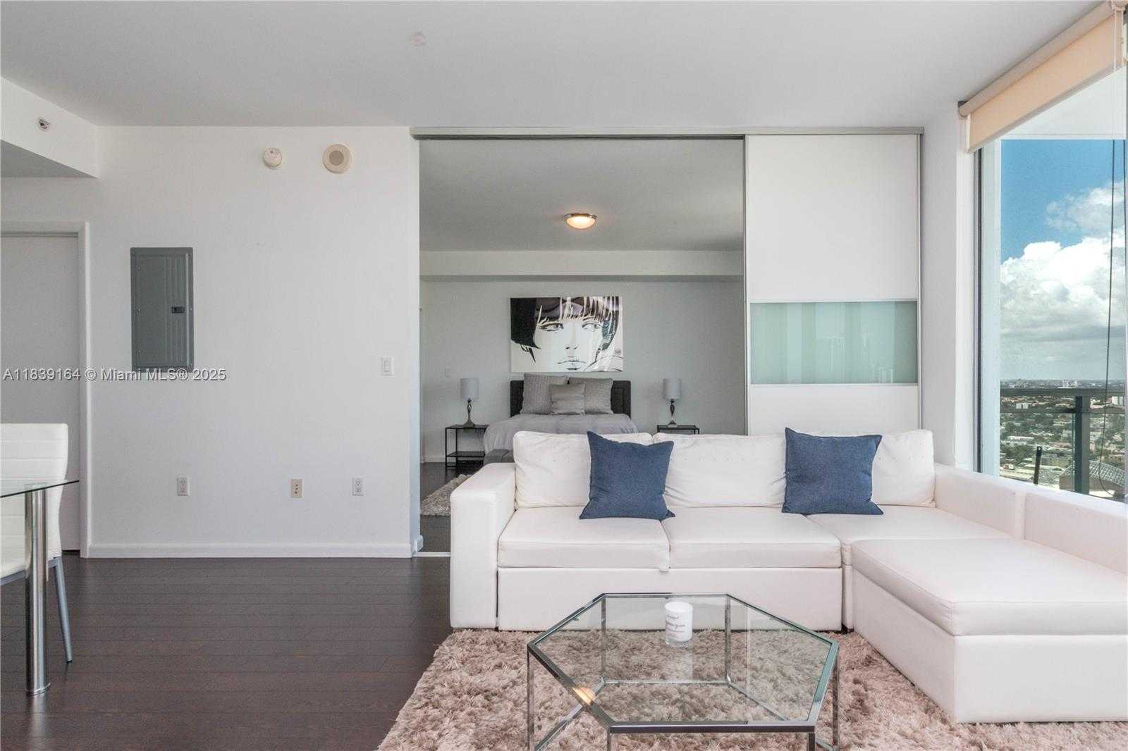 Small Image of 90 SOUTH WEST 3RD ST #2905, Miami Number 8