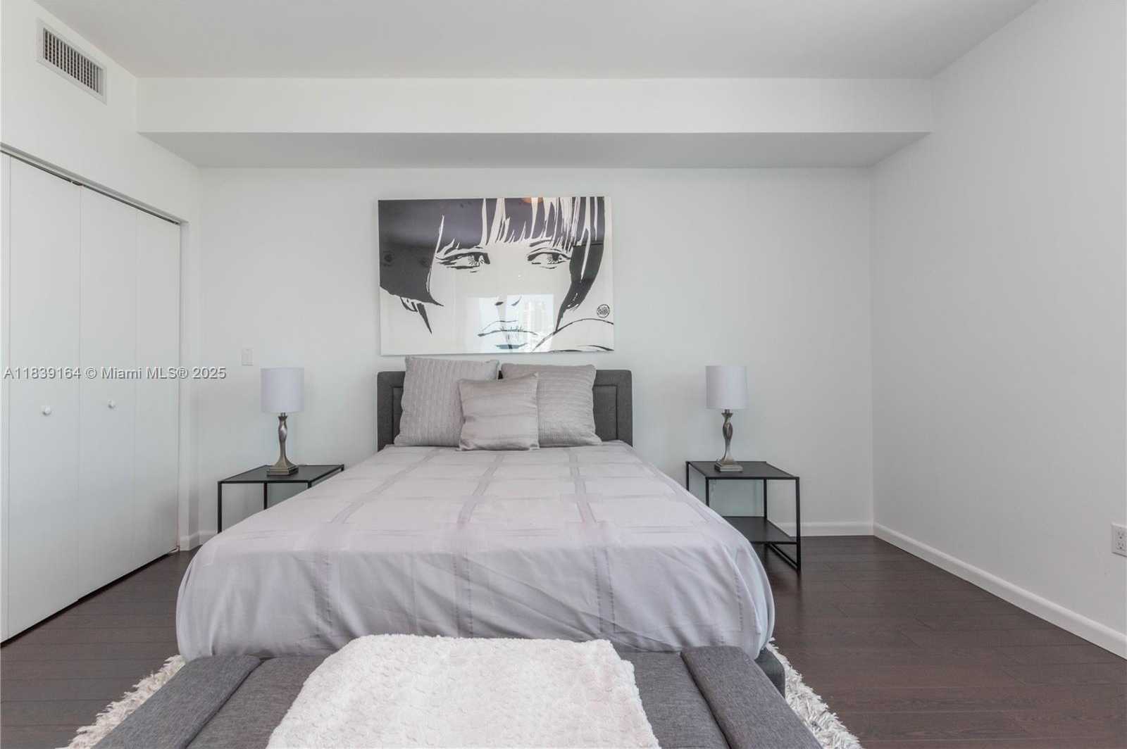 Small Image of 90 SOUTH WEST 3RD ST #2905, Miami Number 9