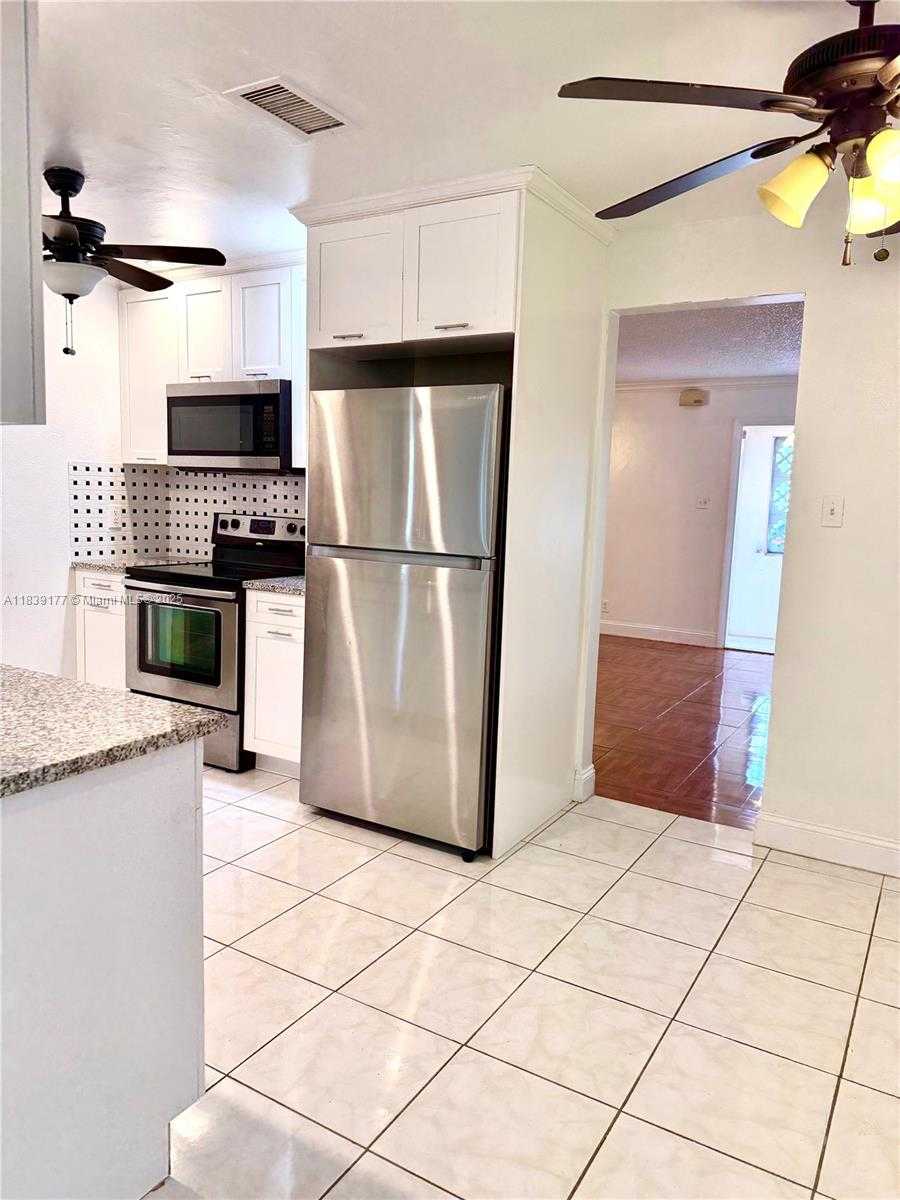Small Image of 7215 NORTH WEST 8TH ST, Margate Number 14