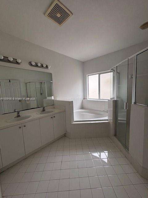 Small Image of 1464 NORTH EAST 40TH RD, Homestead Number 19
