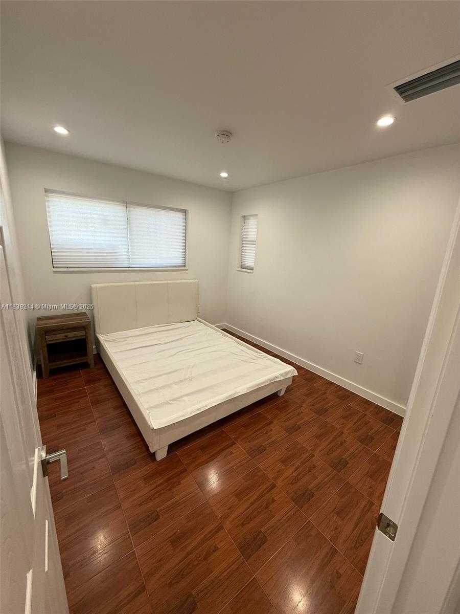 Small Image of 1521 NORTH WEST 134TH ST, Miami Number 17