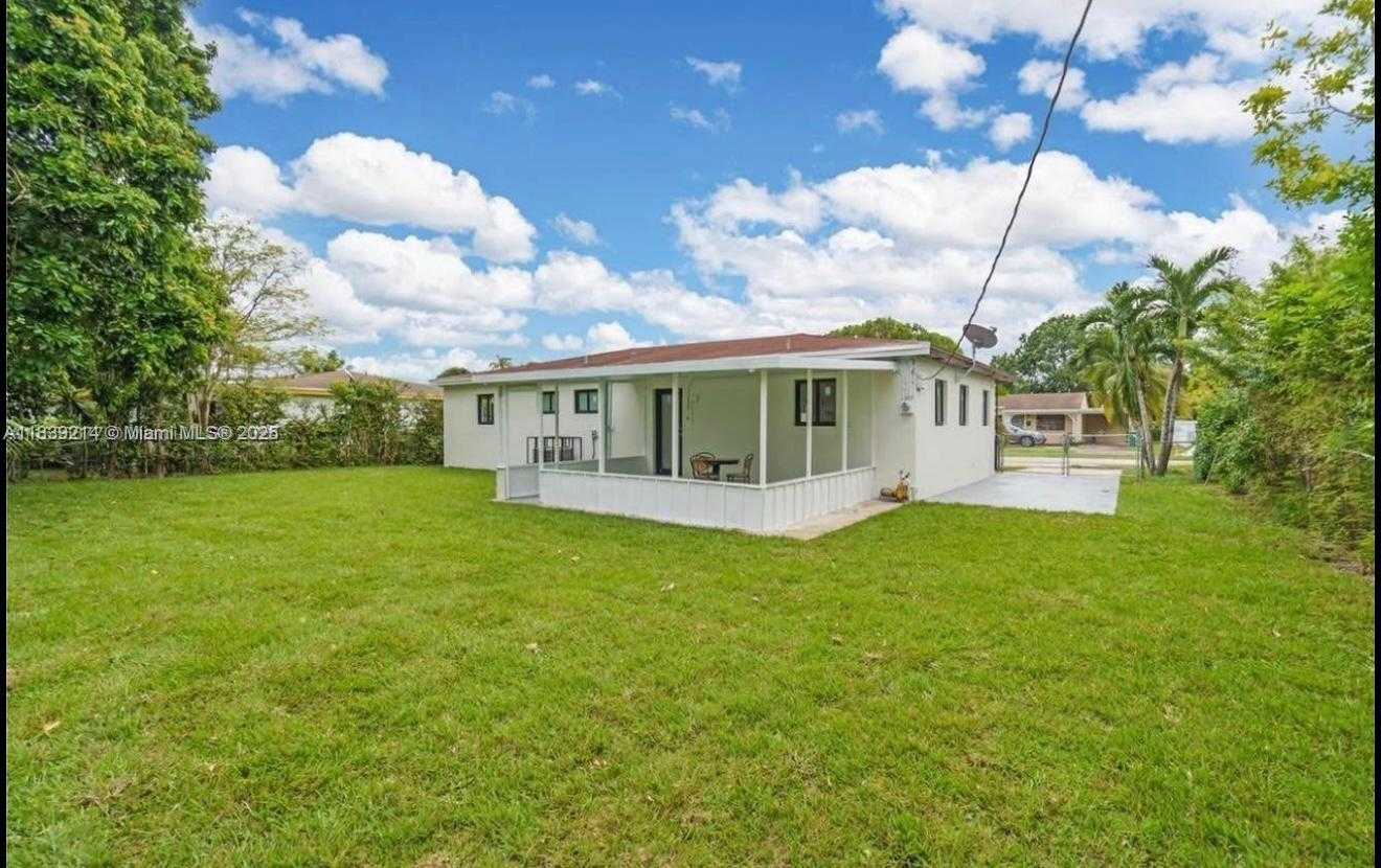 Small Image of 1521 NORTH WEST 134TH ST, Miami Number 31