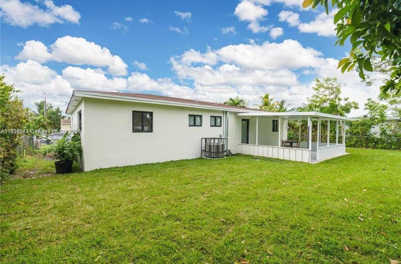Small Image of 1521 NORTH WEST 134TH ST, Miami Number 32
