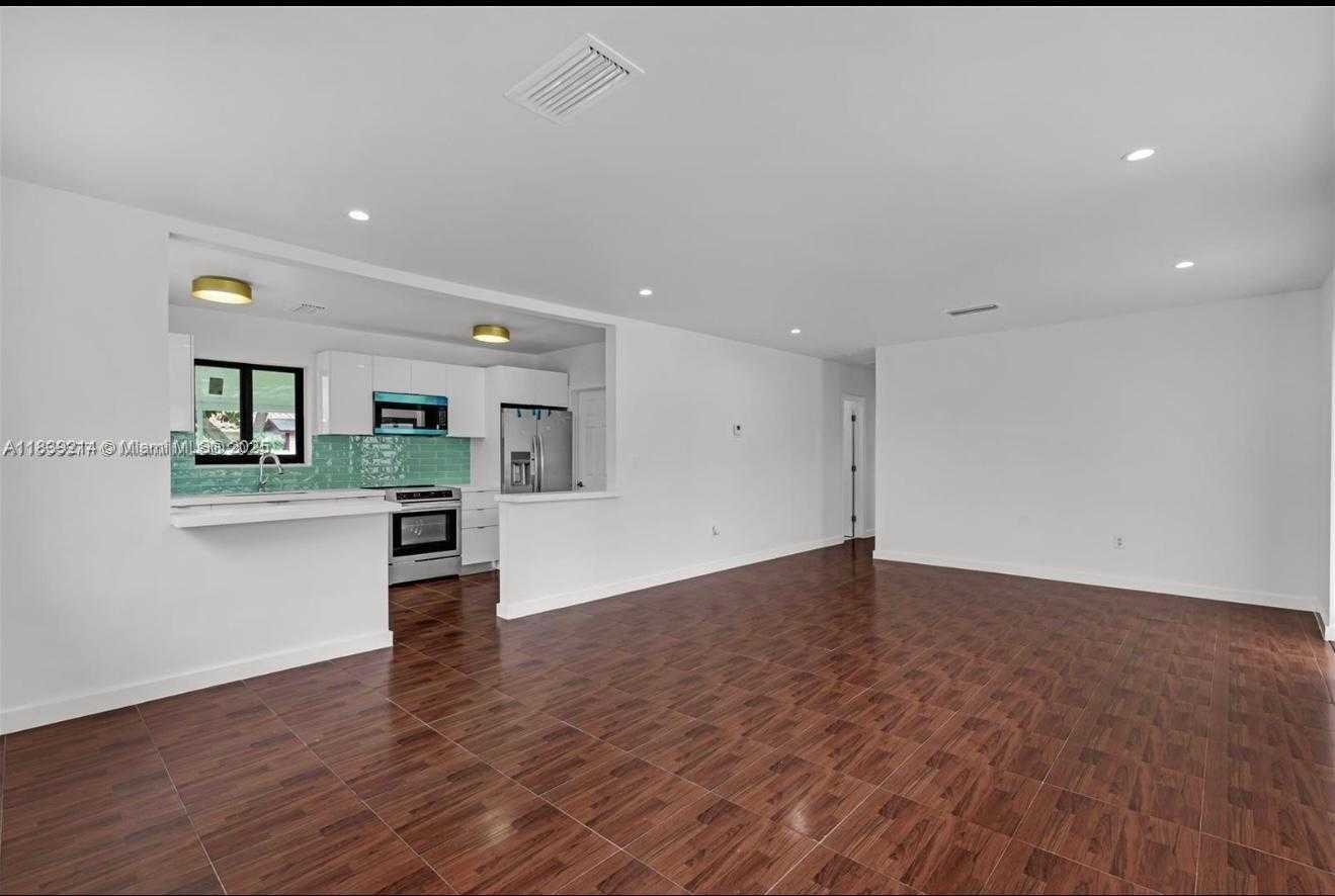 Small Image of 1521 NORTH WEST 134TH ST, Miami Number 8