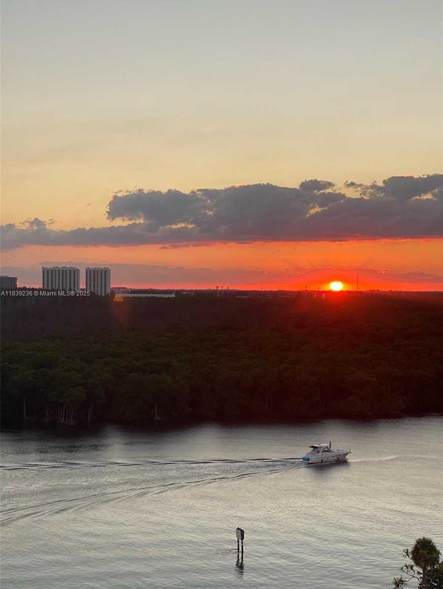 Small Image of 500 BAYVIEW DR #1228, Sunny Isles Beach Number 12