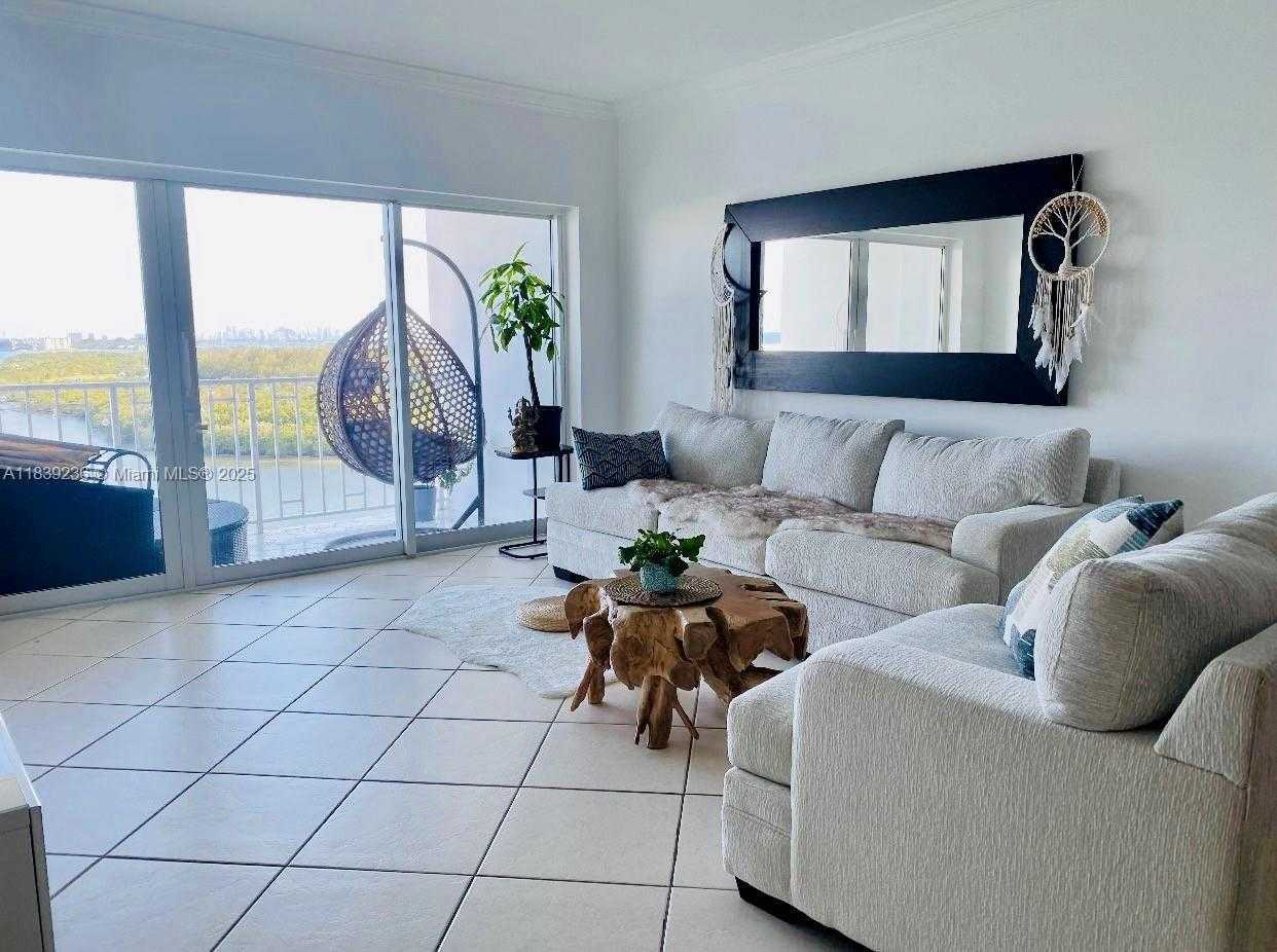 Small Image of 500 BAYVIEW DR #1228, Sunny Isles Beach Number 3