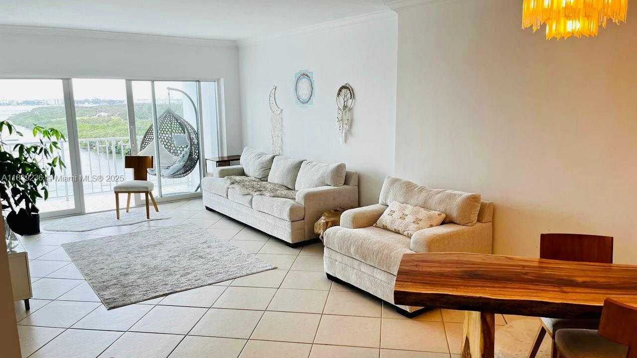Small Image of 500 BAYVIEW DR #1228, Sunny Isles Beach Number 5