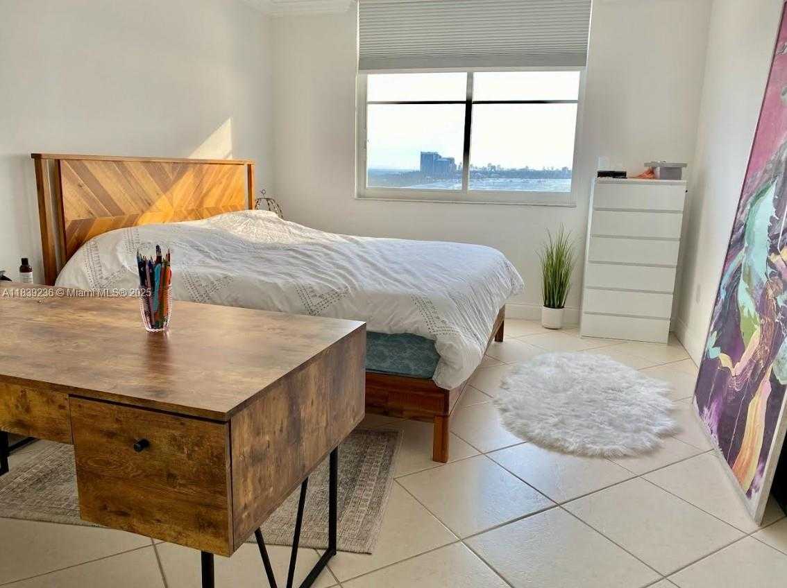 Small Image of 500 BAYVIEW DR #1228, Sunny Isles Beach Number 9