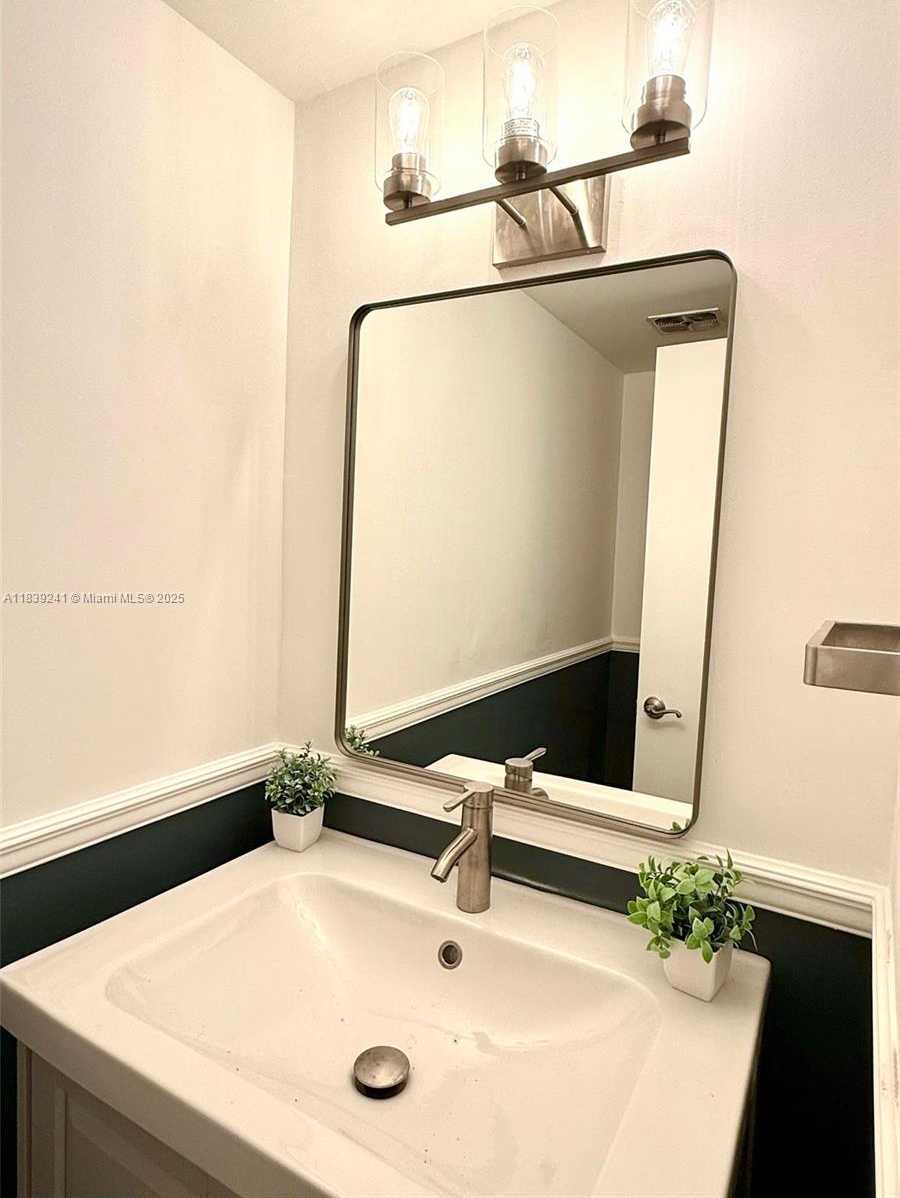 Small Image of 1080 94TH ST #602, Bay Harbor Islands Number 20