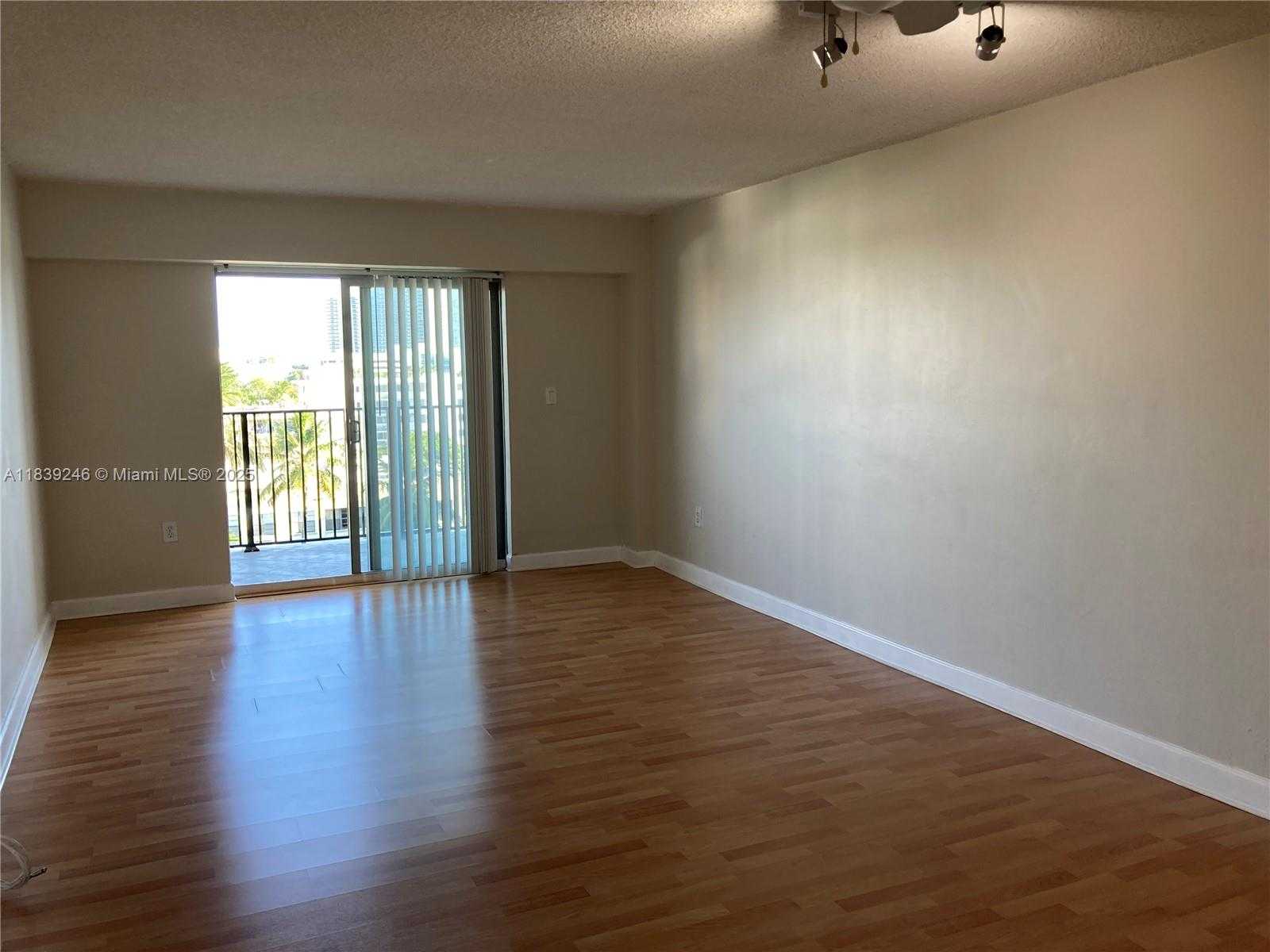 Small Image of 1000 MICHIGAN AVE #706, Miami Beach Number 2
