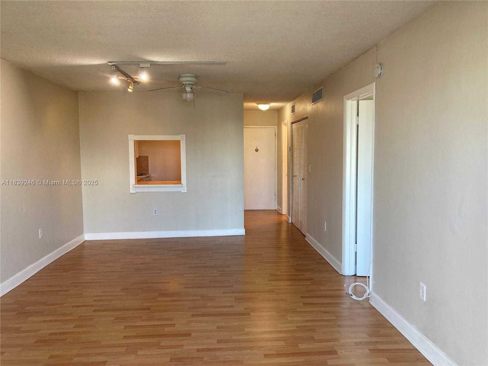 Small Image of 1000 MICHIGAN AVE #706, Miami Beach Number 3