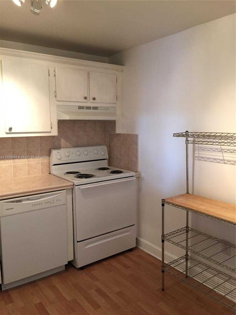 Small Image of 1000 MICHIGAN AVE #706, Miami Beach Number 6
