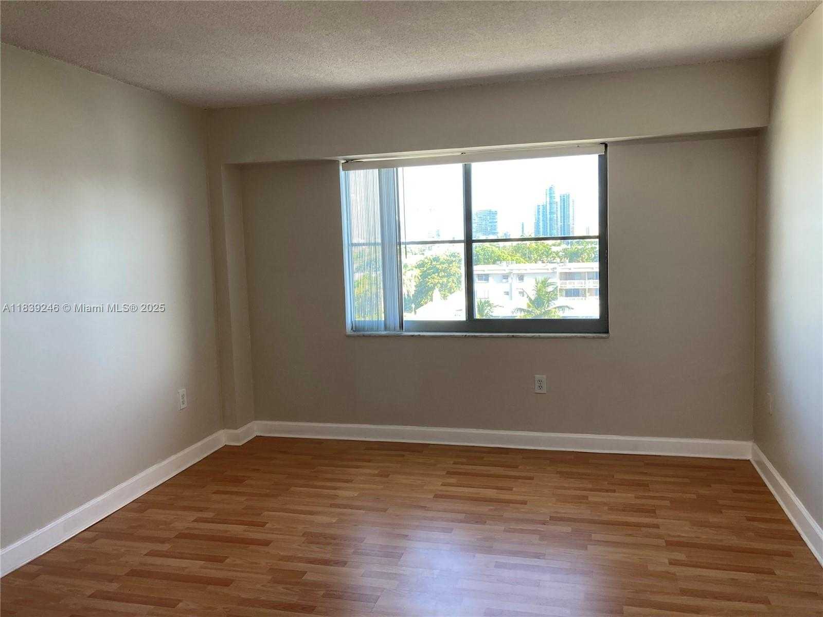 Small Image of 1000 MICHIGAN AVE #706, Miami Beach Number 8
