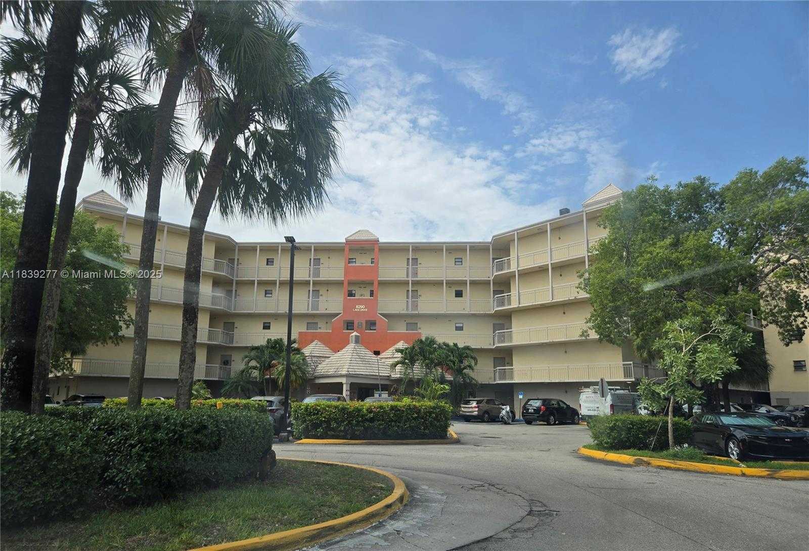 Small Image of 8290 NORTH WEST LAKE DR #106, Doral Number 2