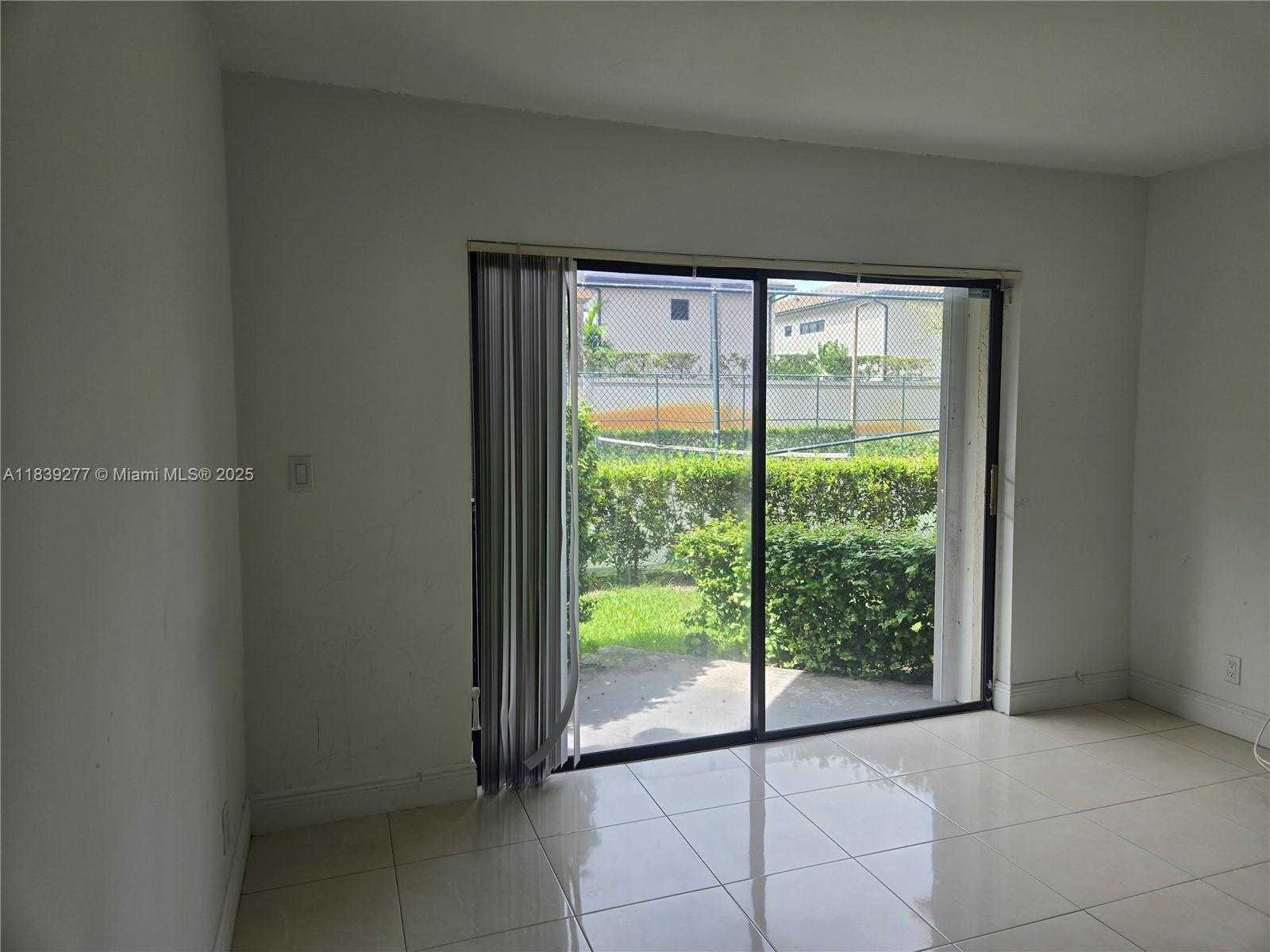 Small Image of 8290 NORTH WEST LAKE DR #106, Doral Number 5