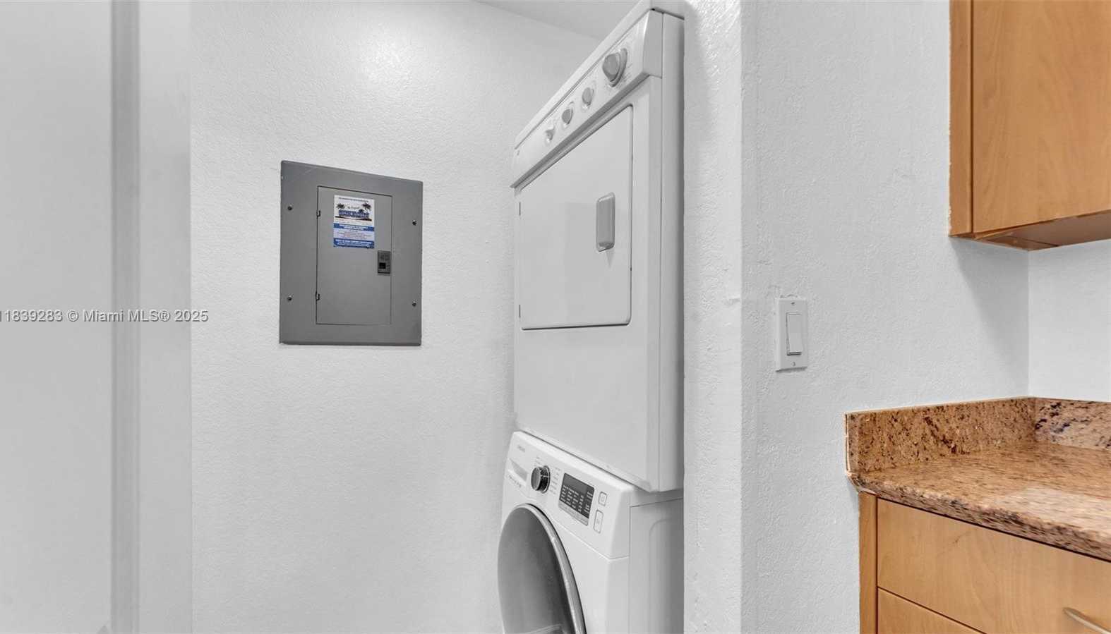 Small Image of 1830 RADIUS DR #405, Hollywood Number 24