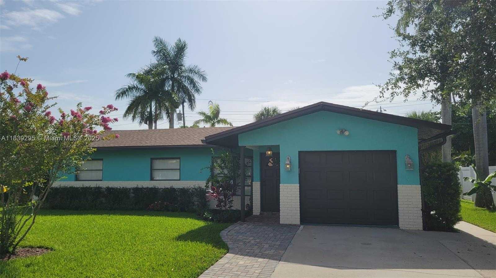 Small Image of 116 NORTH WEST 3RD CT, Boca Raton Number 2
