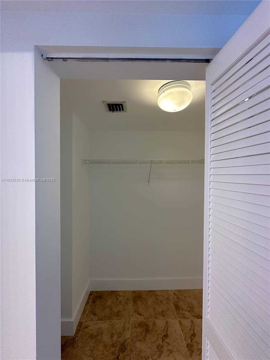 Small Image of 41 SOUTH EAST 5TH ST #1803, Miami Number 23