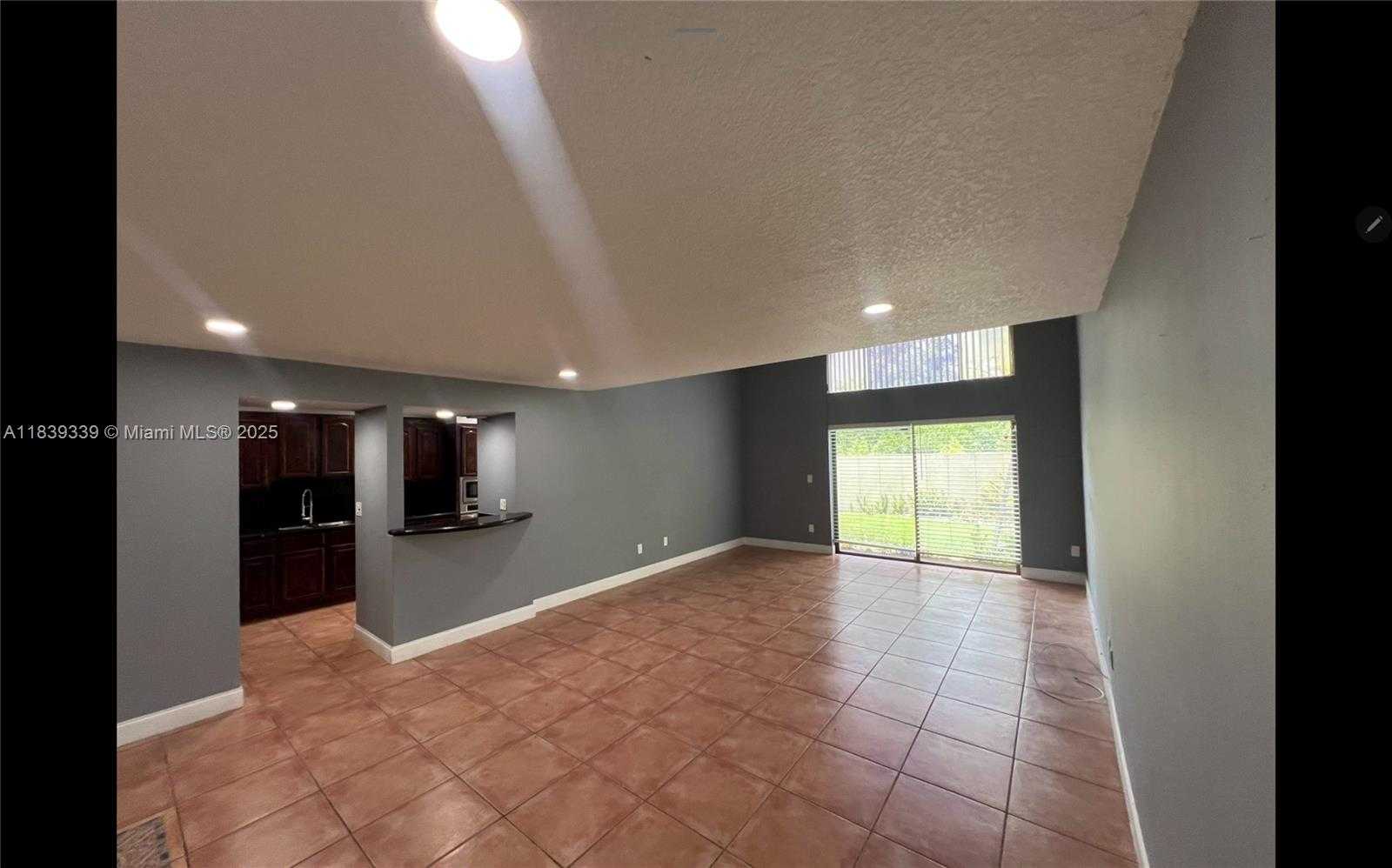 Small Image of Miami Gardens Number 8