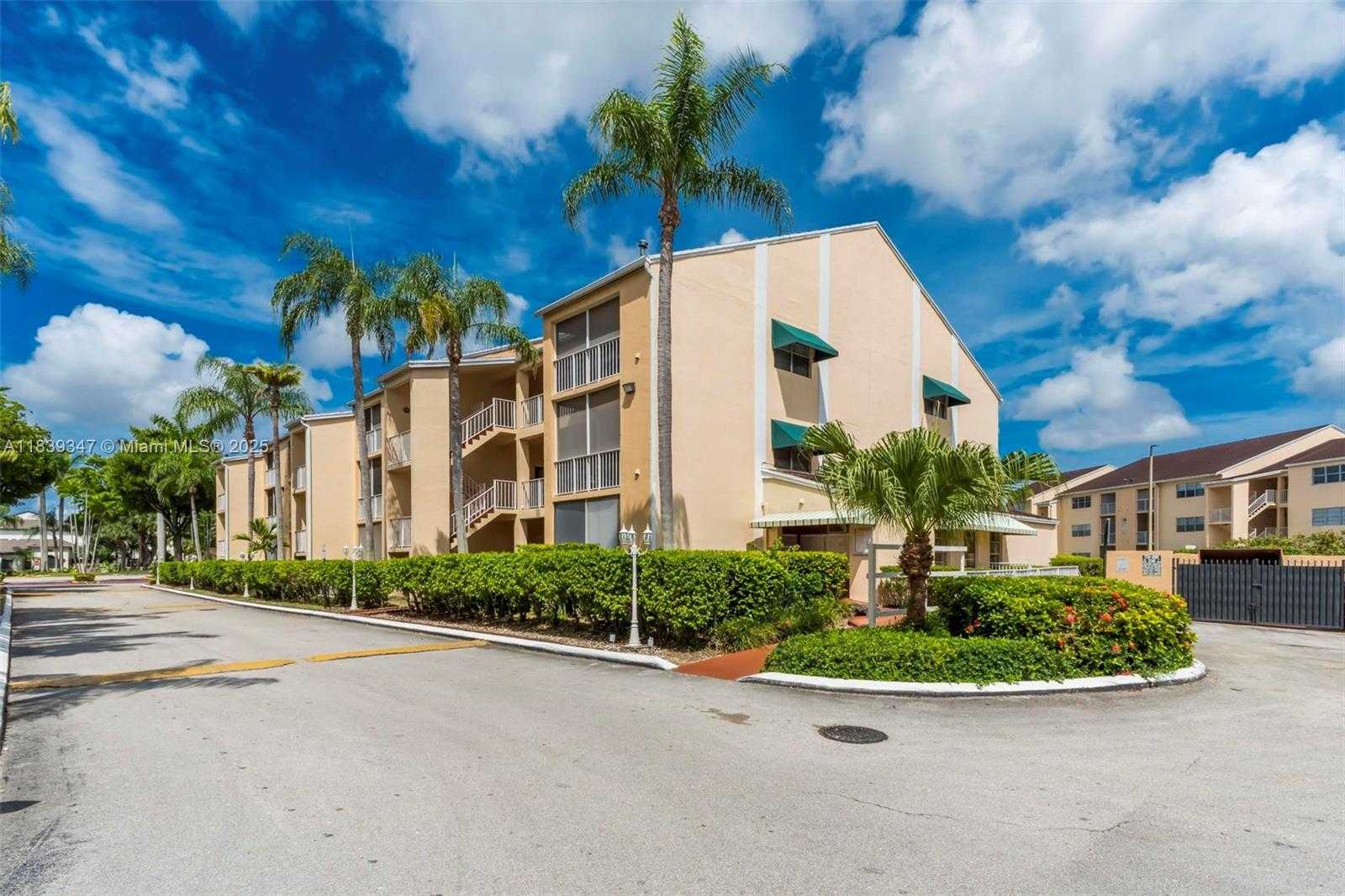 Small Image of 15290 SOUTH WEST 106TH LN #314, Miami Number 26