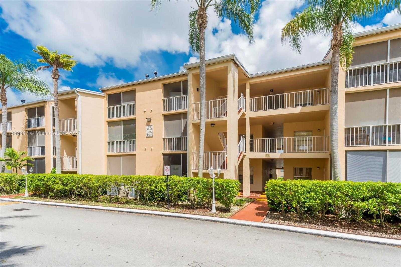 Small Image of 15290 SOUTH WEST 106TH LN #314, Miami Number 3