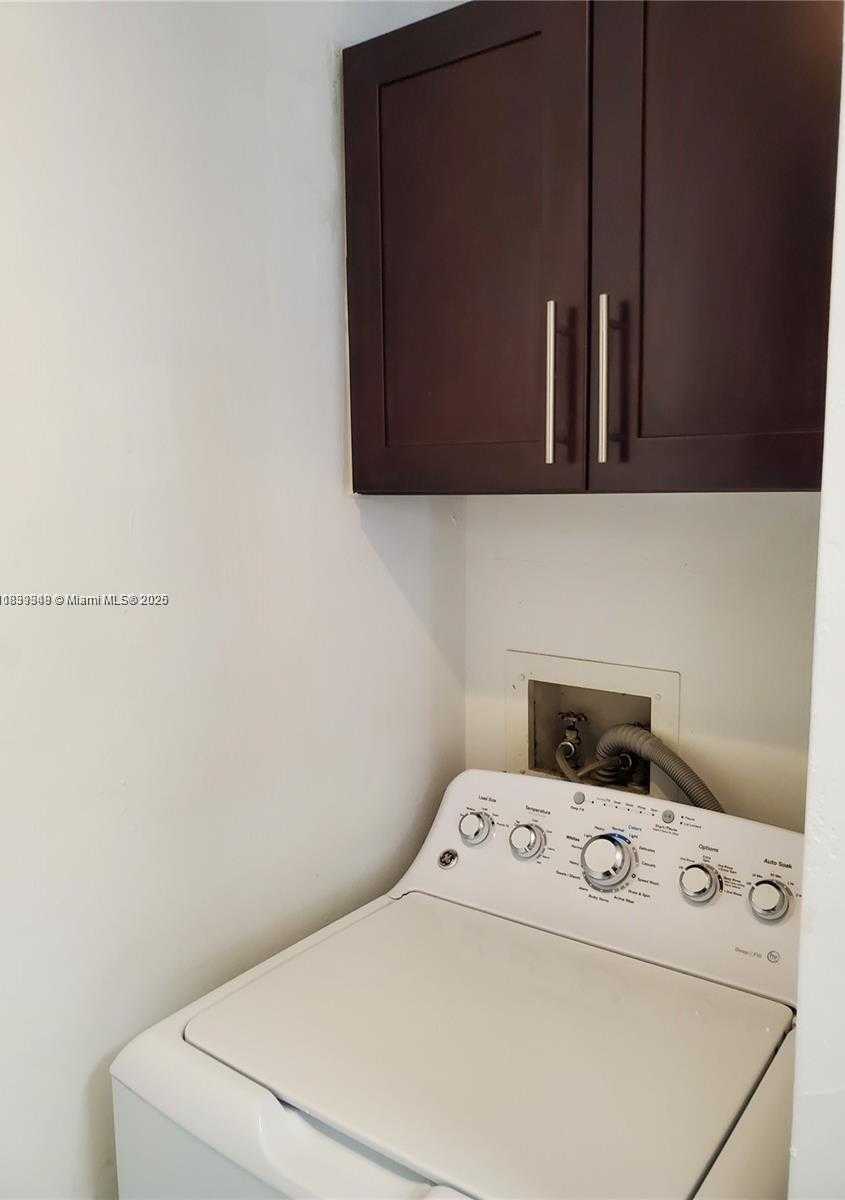 Small Image of 12335 SOUTH WEST 110TH S CANAL ST RD #12335, Miami Number 13