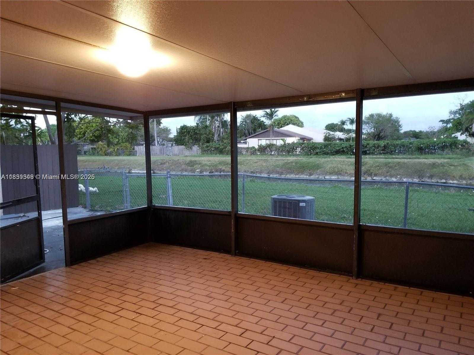 Small Image of 12335 SOUTH WEST 110TH S CANAL ST RD #12335, Miami Number 14