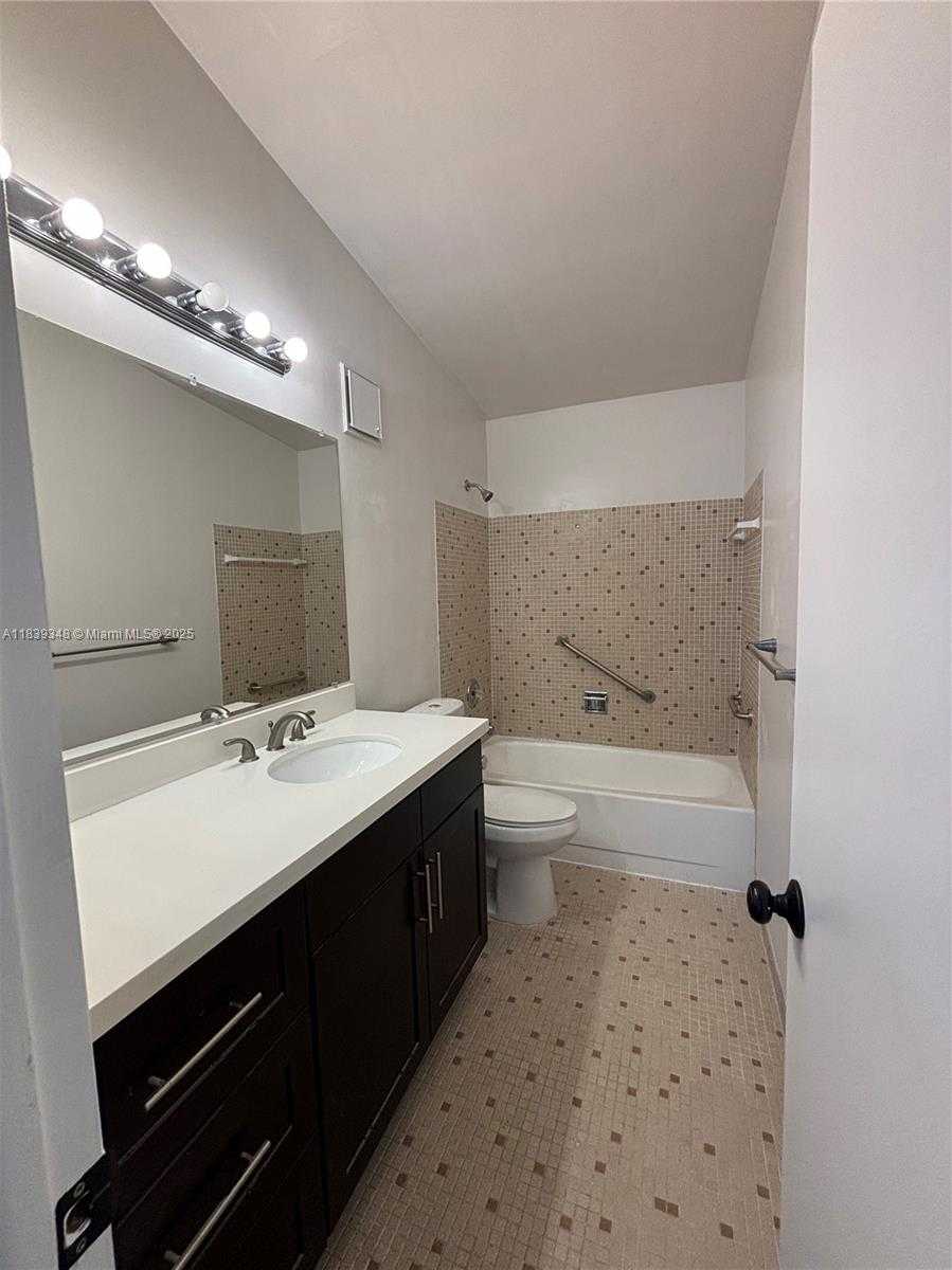 Small Image of 12335 SOUTH WEST 110TH S CANAL ST RD #12335, Miami Number 17